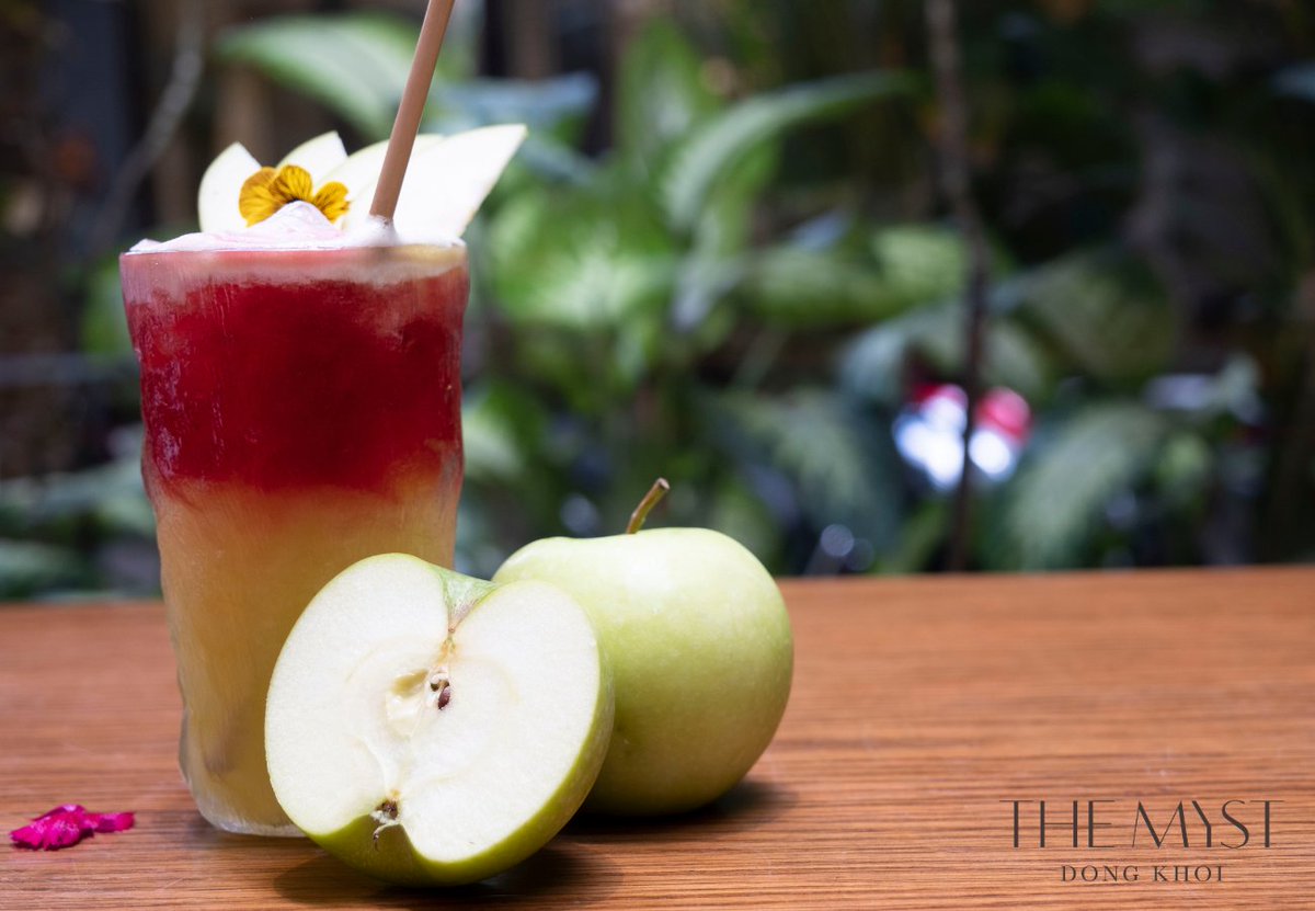 Soothe summer with The Sun Goes Down: Pineapple, Apple, Mint Leaves and Beetroot at Bason Cafe on G floor The Myst Dong Khoi Hotel.
#themystdongkhoi #hotel #saigon #Vietnam #KNOWLEDGE #Health #summer #fruits