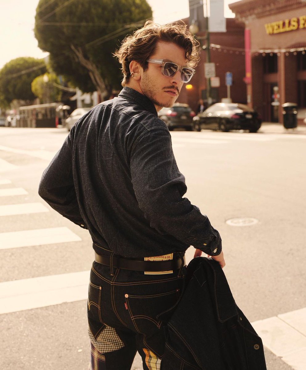 mycapella01's tweet photo. #BoranKuzum x Levis 🔥 https://t.co/ONTt71jpDw
