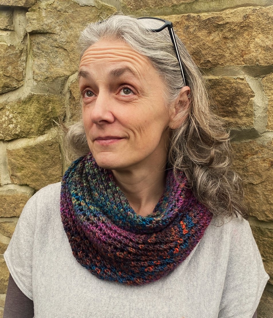 New Easy Knitted Cowl pattern available from Wool Monkey.  woolmonkey.co.uk   #woolmonkey #knitting #knittingpattern #knit #knitted #knittedcowl #craftuk #handmade #easyknit