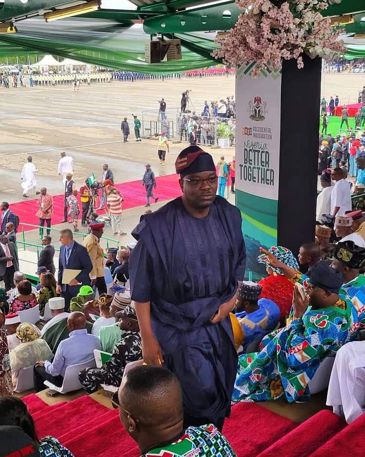 WITNESS TO HISTORY

It was an overwhelming feeling witnessing President Ahmed Bola Tinubu taking oath of office as the 16th President of the Federal Republic of Nigeria in Abuja this morning.. #SuccessionFinale #BolaAhmedTinubu  @NgComCommission @officialABAT