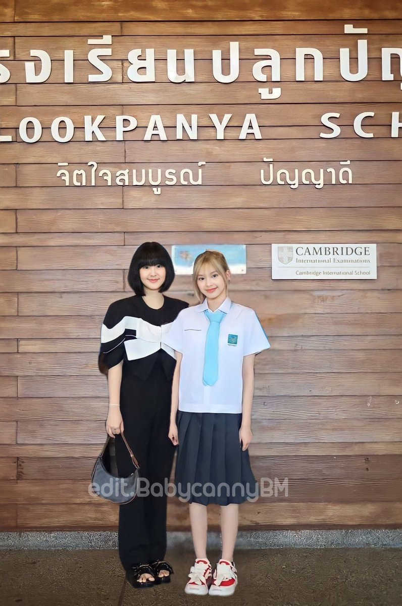 jsmtjyygyjbbjb's tweet photo. คุณแม่น้องแคนนี่อย่างกับพี่สาว หน้าเด็กมาก https://t.co/UmSdFQDLN9