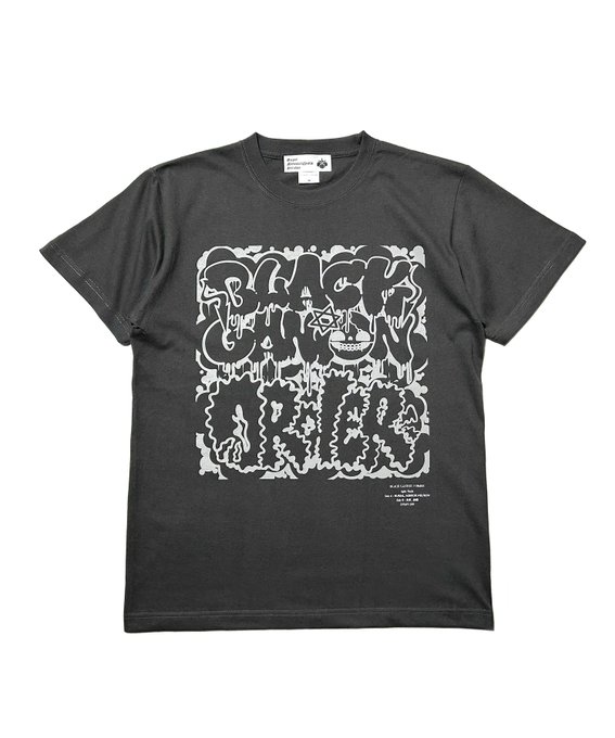 phase_next's tweet image. 【NEW ARRIVAL】 

BLACK GANION OFFICIAL MERCHANDISE  
BLACK GANION / ORdER Split TEE

item.rakuten.co.jp/whn/bg-023/
