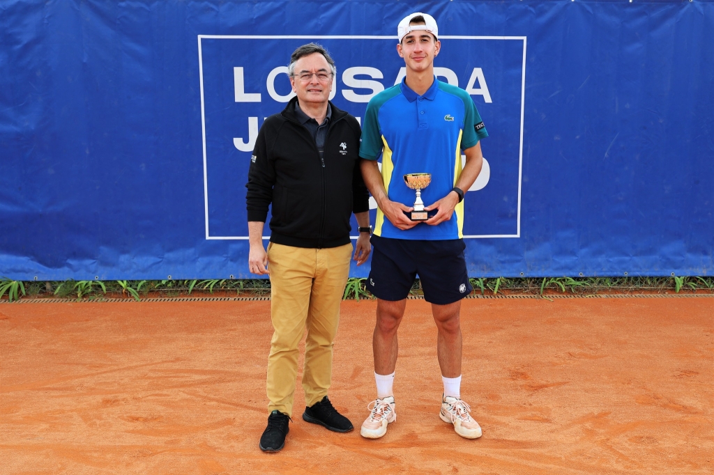 RFETenis's tweet photo. 🎾 #ITFJuniors Primer triunfo en júniors para Álvaro Jiménez en Túnez y final de Sergio Planealla en Portugal
📲 https://t.co/G54JXBlQbc https://t.co/a5Dt1v8eyD