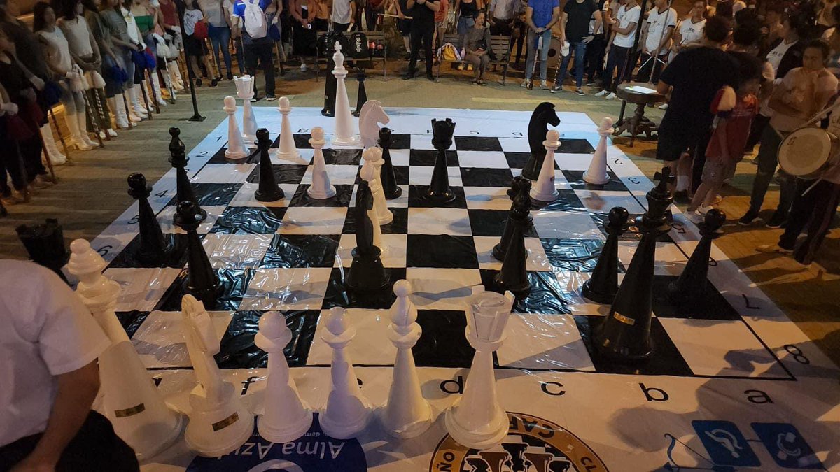 concepcionaldia's tweet photo. Inauguran el primer tablero de ajedrez gigante en Concepción 

▪️La finalidad de esta iniciativa es promover la participación de todas las personas, sin importar sus habilidades o discapacidades, en el juego del ajedrez.

🗞️Lea más aquí: https://t.co/Bi9ahTohOb https://t.co/mJ0TBmIT92