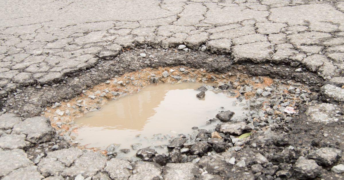MirrorMotoring's tweet photo. One driver has won a £1.1million payout after hitting a pothole
https://t.co/PBu3bAGCDk https://t.co/1xGcCd1OFM
