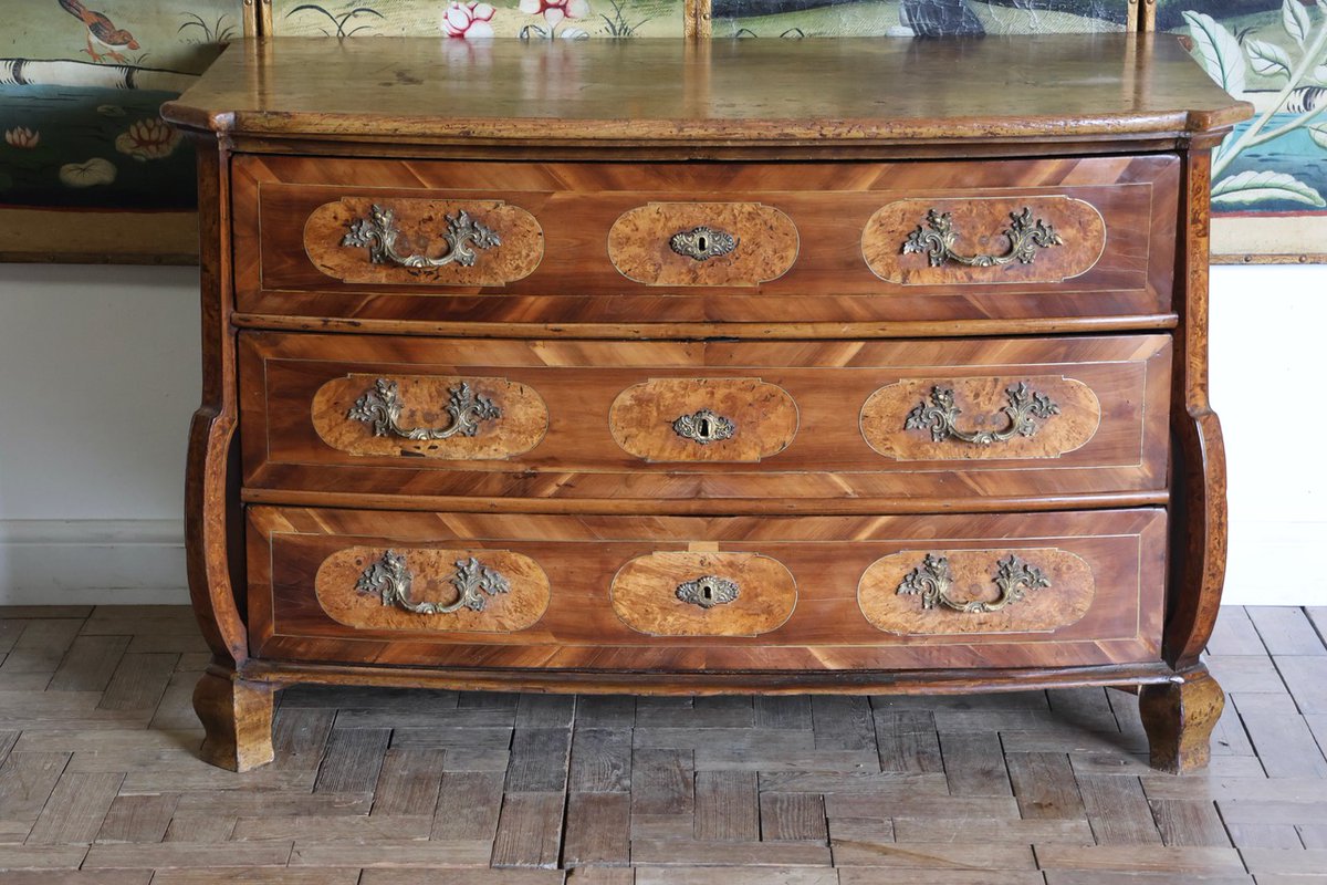 BrownriggUK's tweet photo. 19th Century Swiss Commode in Walnut and Scumbled Pine
https://t.co/GIpsI5IASH
#antiquecommode #walnutcommode #antique #furniture #interiordesign #decor https://t.co/J2UMX2Abkq