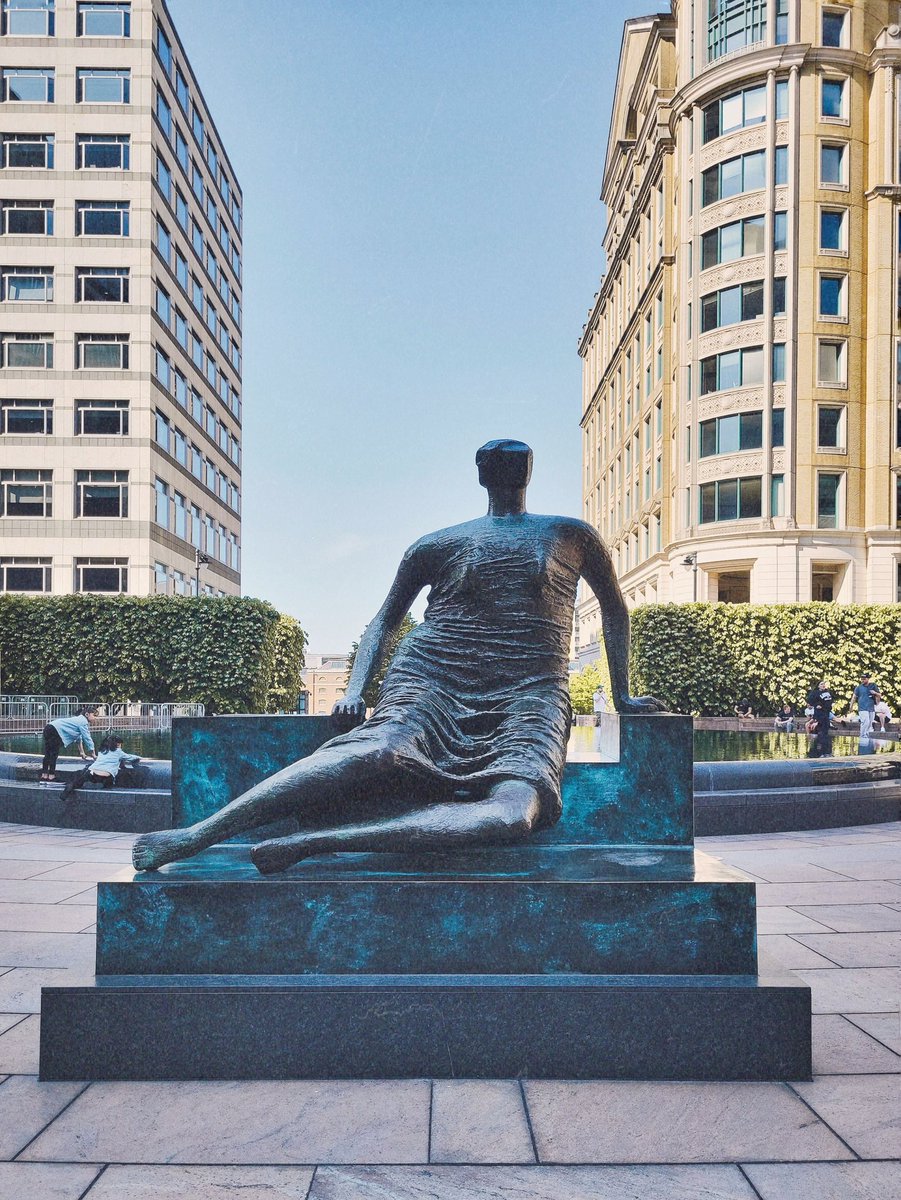 I love the architecture of the city🫶 Glass houses, lines, lines, contrasts, reflections...😍
#CanaryWharf #London #cityscape #architecture #BankHolidayMonday #photography #photo
<a href="/Londonist/">Londonist</a> <a href="/visitlondon/">Visit London</a> <a href="/CanaryWharfLive/">Canary Wharf News</a> <a href="/AP_Magazine/">Amateur Photographer</a> <a href="/SamsungMobile/">Samsung Mobile</a>