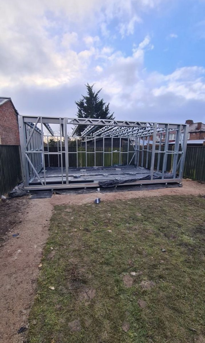 OmurcaLtd's tweet photo. Another outbuilding supplied by us, various layouts and sizes available. More information about these products, follow us #modular #gardenrooms #gardenroomdesign #gardenroomsproject #gardenofficeideas #gardenoffice #modularconstruction #steelframe https://t.co/Jvaq35vTqs