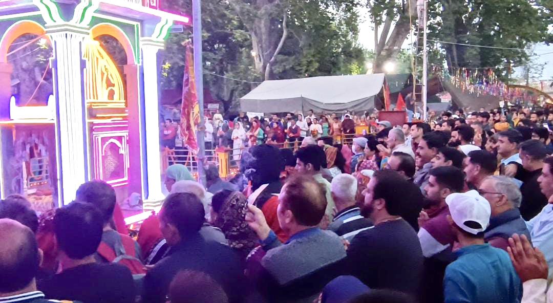 The Kheer Bhawani Mela held on Jyeshtha Ashtami in Kashmir occupies a sacred place in the spiritual realm of the Kashmiri Pandit sisters & brothers. More than 25000 devotees attended the Mela. I congratulate LG Shri @manojsinha_ , CAPFs, J&K Police and the local administration on…