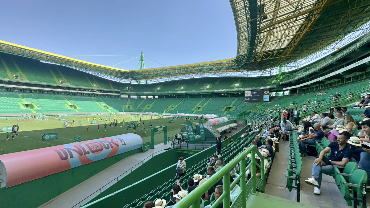 Such a thrilling experience to attend the Agriloja Cup and watch the games of talented young players from the academies of the « @Sporting_CP Clube de Portugal » #portugal #soccer #football #children #sport #generation #game #health #fun #sportingclubedeportugal #lisbon