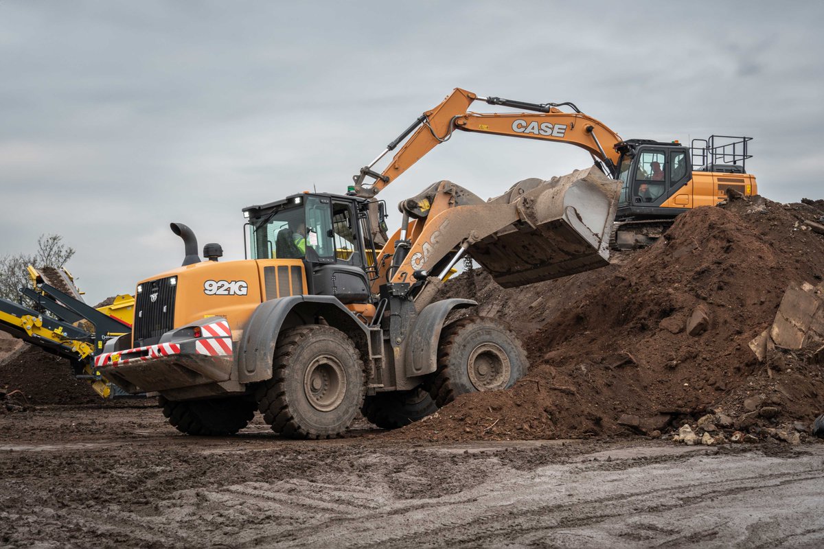 warwickward's tweet image. Great to see a range of @CaseCE_EU machines working alongside the @Keestrack1 K5 Scalper Screen over at We Are Pegasus last week! 👏

#WarwickWard #WarwickWardMachinery #CrushingAndScreening #Crusher #Screener #KeestrackB5 #CaseCE #WeArePegasus