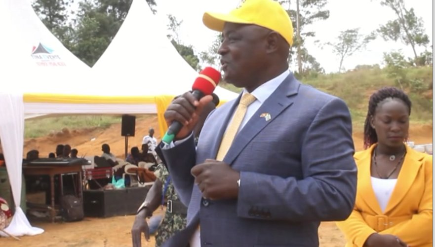 Minisita w’ebyokwerinda n’abazirwanako, <a href="/Hon_Ssempijja/">Hon. Vincent Bamulangaki Ssempijja</a> asabye banna Kulungu okukola ennyo okwejja mubwavu kuba gavumenti mwaweerereza tegenda bateera mmere ku sowaani. Ono mungeri yeemu agumizza bannayuganda nti eby’okwerinda by’eggwanga binywevu nga tebasaanye kuba nakutya. Bino