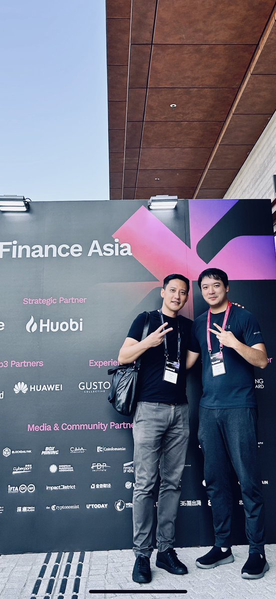ViewsOfChris's tweet photo. Radical Finance Asia 由 #Finoverse 主办 遇到很多币圈老朋友,和新一代新贵~ 币圈长江后浪推前浪,是動力的來源~ 也带来启发和创新!年轻人参与的创作是我们的未来~ All in Web3🔥Have faith n passion! 擁有信仰和激情❤️🔥! #Huobi #Web3 #HongKong @krisweb3hk @HuobiGlobalzh https://t.co/RvG5UnfhP0