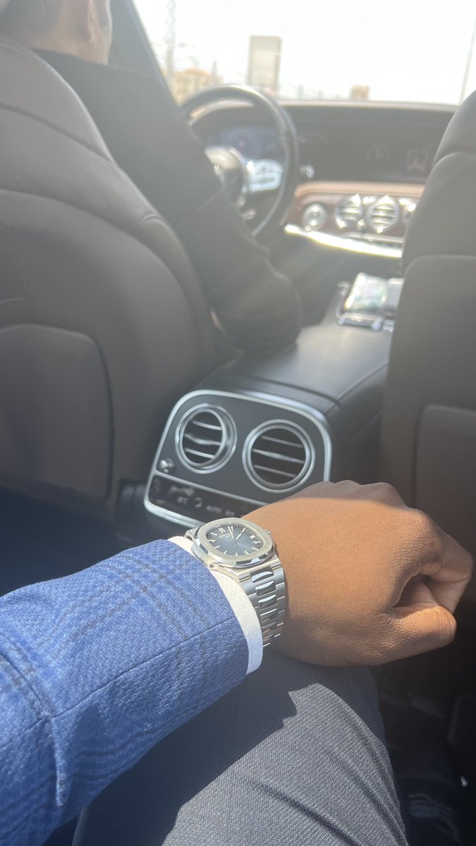 Rich men wear a Rolex. 

Wealthy Men wear a Patek Philippe.