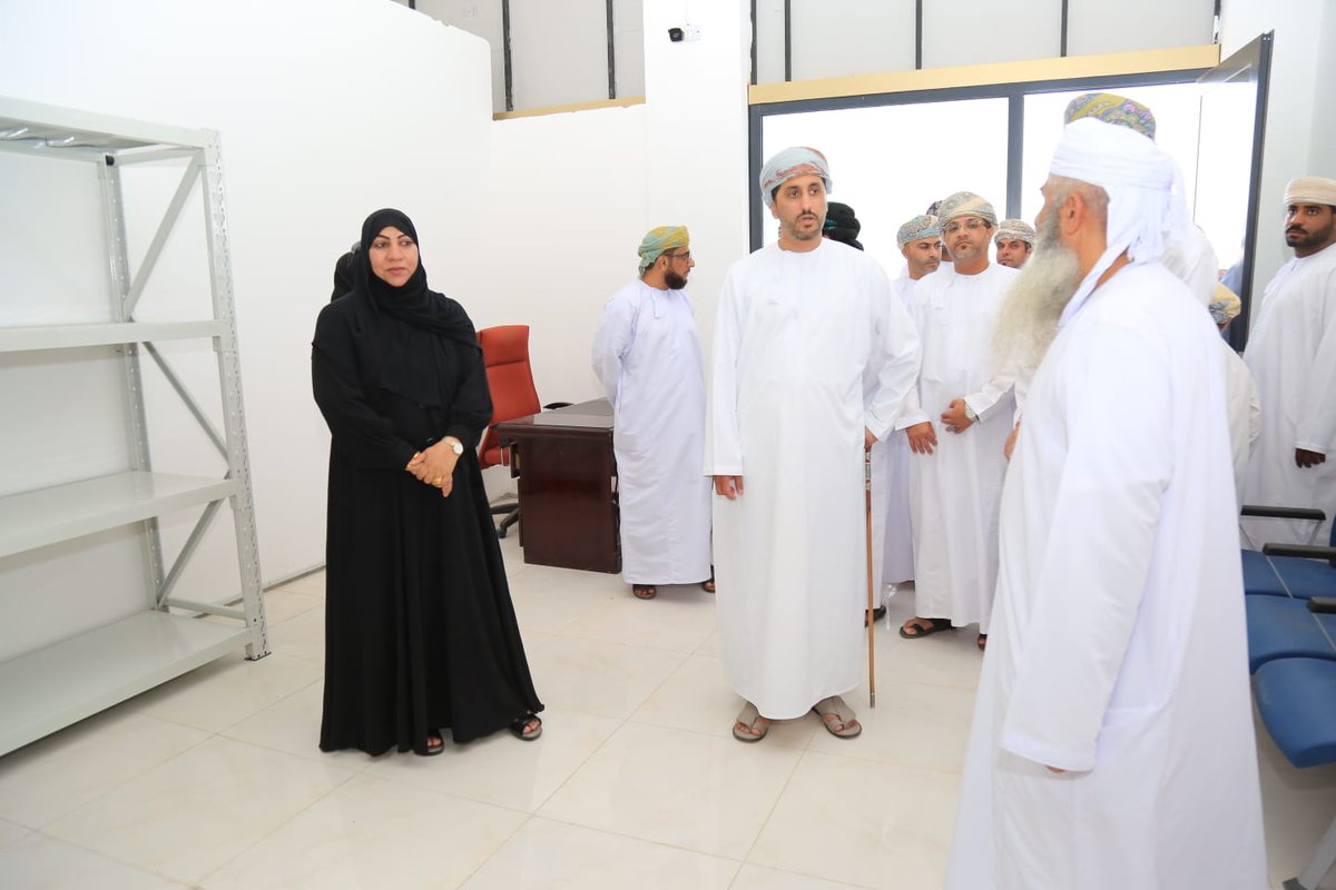 ataasaham's tweet photo. ضمن زيارة سعادة/ محمد بن سليمان الكندي- محافظ شمال الباطنة- 
لولاية صحم، قام سعادته والوفد المرافق بزيارة استطلاعية لفريق عطاء صحم الخيري؛ حيث استقبلهم  -رئيس الفريق- وباقي الأعضاء. 

#شاهد-الصور
https://t.co/mVSrPHkTud

#تغطية 
#صوت_صحم_للإعلام https://t.co/VFCrP2duT1