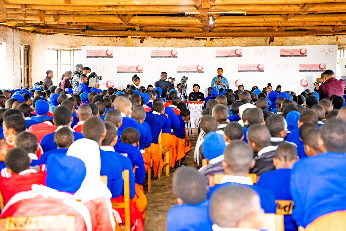 FMFound's tweet photo. Girls education, education for all . Elimu Kwa wasichana ,Elimu Kwa wote ndio salamu yetu hapa shuleni Manyunyu #EndPeriodStigma #EndPeriodPoverty
#FMFProject https://t.co/qs1znZ8YQH