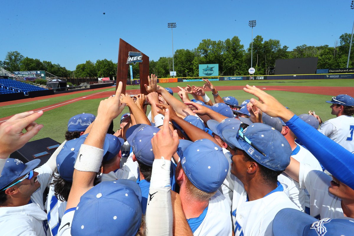 tompince's tweet photo. 🔵😈⚾️🏆🏆🏆🏆🏆🏆🏆🏆❗️ @CCSUBlueDevils @ccsubaseball 

#GoBlueDevils https://t.co/E90X0AztHi