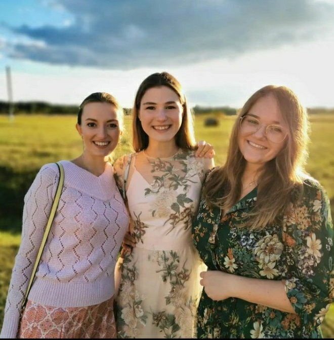 Enjoying the weather with best friends 🥰💞