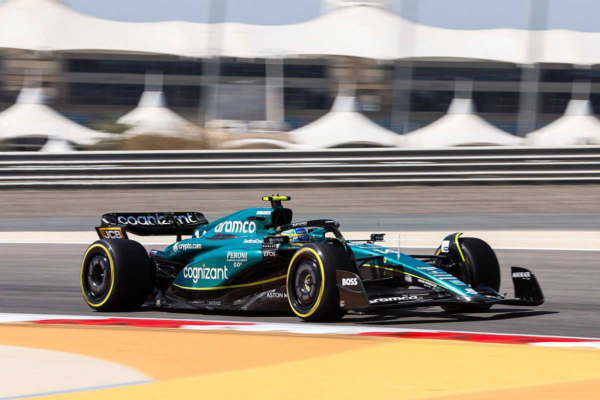 FFT_AstonMartin's tweet photo. Un podium supplémentaire pour Lou en FFT1 qui s’empare de la P3 au championnat pilotes 👏 Mention spéciale à @V_in_n_y qui a remplacé Cédric et engrangé de l’expérience dans la catégorie reine. Sans oublier le top 5 de @Tigrou1998 en FFT2 💪

#AstOnTop 💚 https://t.co/BJTl6t17VV