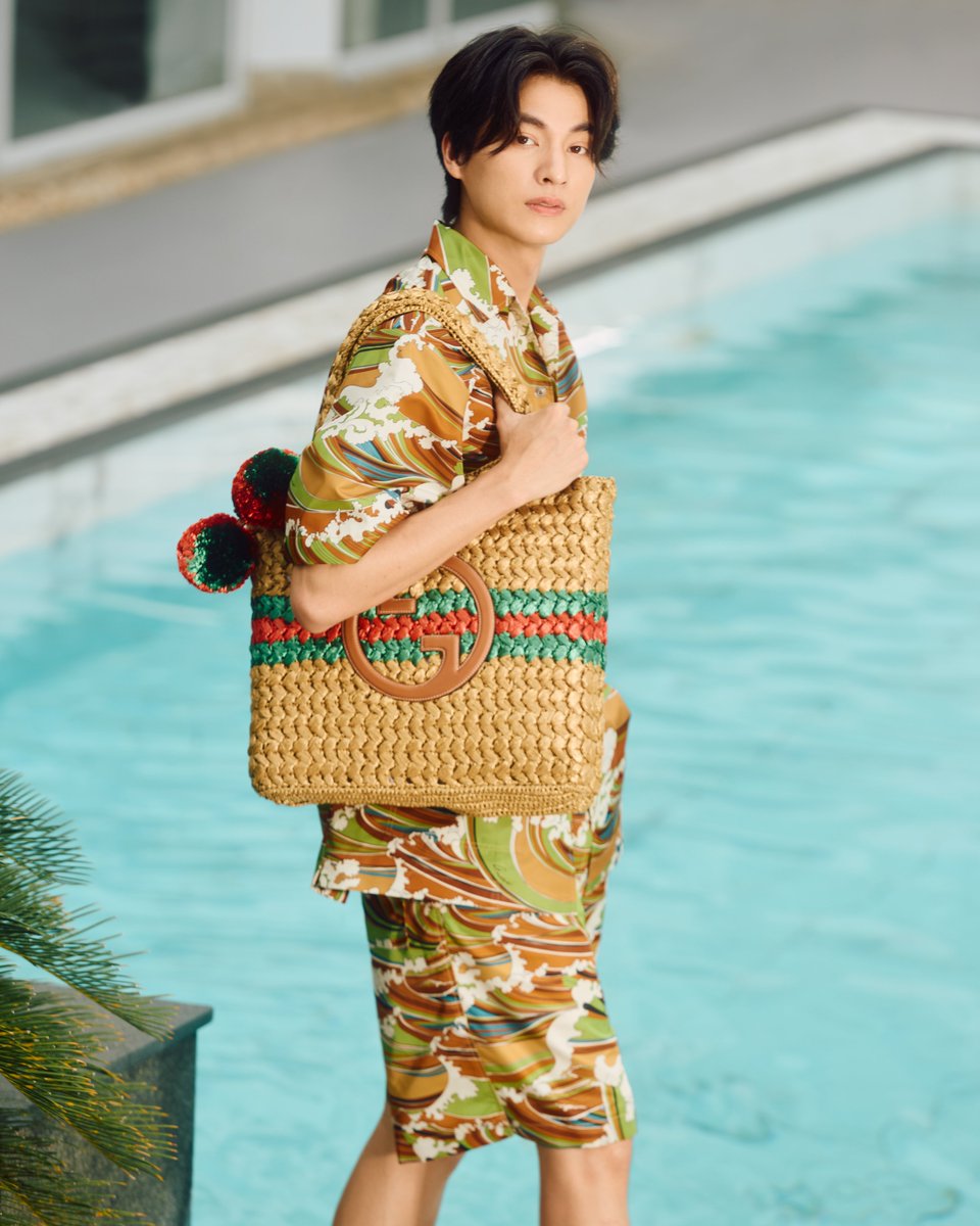 ElleMenThailand's tweet photo. เพิ่มความสดใสให้ซัมเมอร์นี้สนุกขึ้น ตามการมิกซ์แอนด์แมตช์ไอเท็มเด่นจาก @gucci ที่ได้ Friend of House กลัฟ - คณาวุฒิ @gulfkanawut  ร่วมถ่ายทอดเรื่องราวของแต่ละคนกับ Gucci Summer Stories ผ่านการออกเดินทางสำรวจสถานที่แห่งใหม่และการพักผ่อน 
#Gucci
#GucciSummerStories 
#gulfkanawut https://t.co/qWMamri6MY