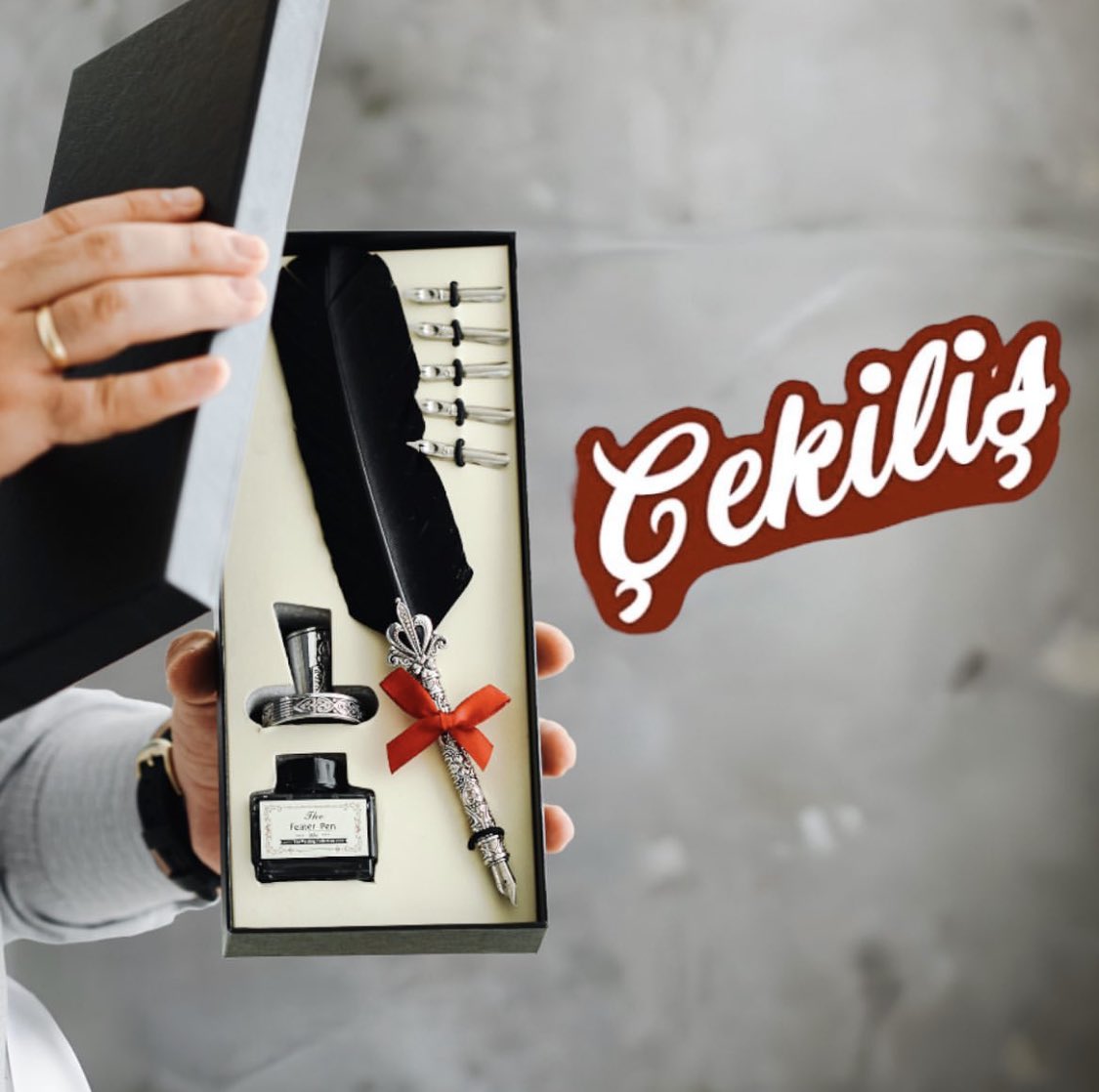 Seçimin yarattığı kaosu bir nebze atabilmek için size muhteşem bir kalem hediye ediyoruz 🌸

Yapmanız gerekenler:

📌Bu twiti Rt’lemek 
📌Sayfamızı <a href="/dersaadetsahaf/">Dersaadet</a> takip etmek

Sonuçlar 7 Haziranda açıklanacaktır