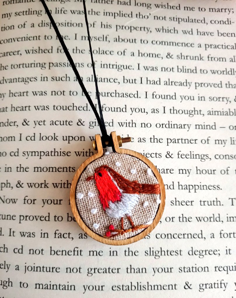 Sweet little Robin embroidered hoop pendant. #elevenseshour #ukgiftam #earlybiz #mhhsbd #shopindie 

etsy.com/listing/145209…