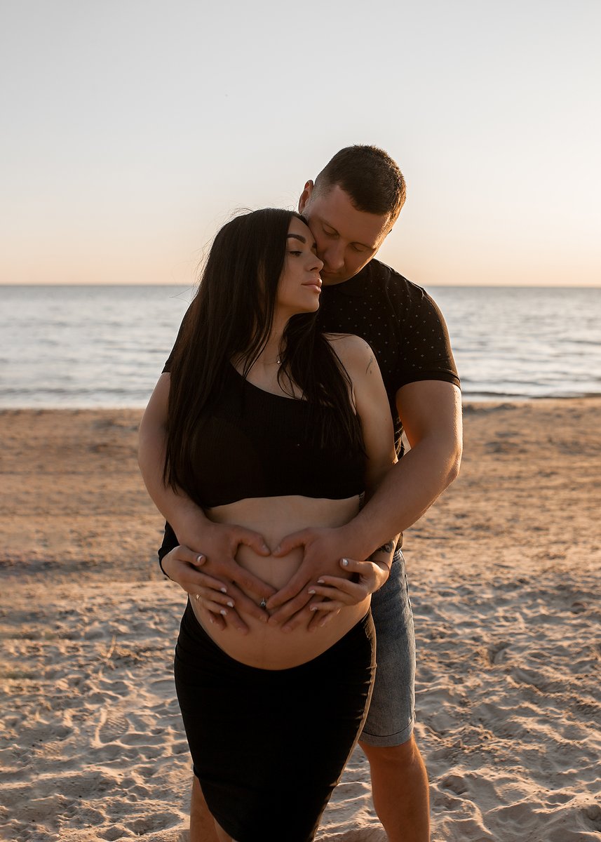 Janette_jake_'s tweet photo. «Aš vis dar tavęs nepažįstu, bet jau beprotiškai myliu» kviečiu romantiškai fotosesijai pajūryje 💛 laisvi laikai ir datos : https://t.co/A1Nqn15AcO
#shotsbyblondie #fotografasklaipedoje #fotografas #klaipėda #maternity #couple #photography #sunset #seaside #balticsea #lietuva https://t.co/fdMnQbeOxI