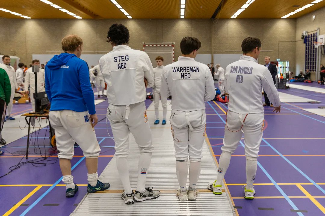 NK equipe Arnhem. Als 4e geplaatst met een eindranking 8e. We kwamen voor meer.

Scores met een verhaal. 45-27 winst, 45-41 verlies, 45-44 verlies en 45-44 verlies. Zeer goede fases, mindere acties, achterstanden inhalen. Genoeg om te verbeteren en sterker terug te komen. GOGOGO.