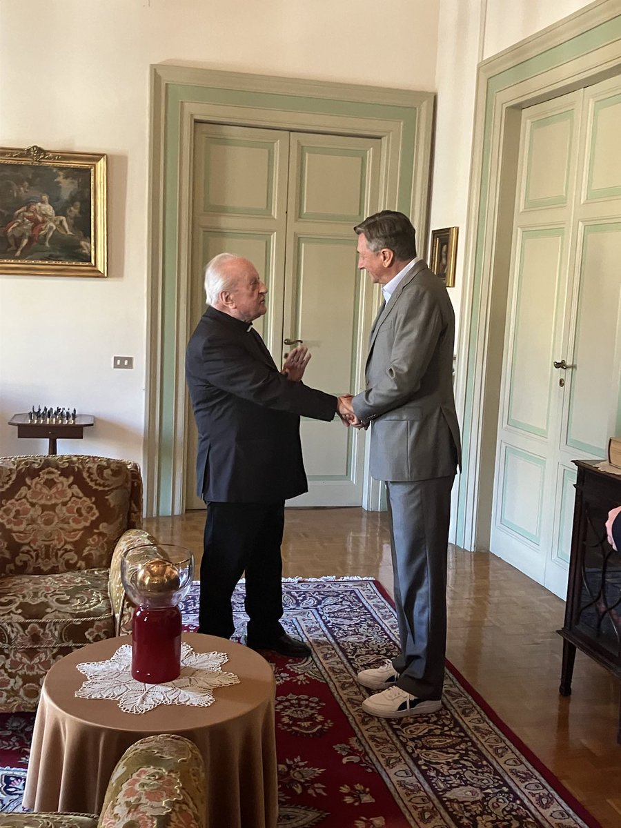 BorutPahor's tweet photo. Prisrčno srečanje s kardinalom Rodetom v njegovi vatikanski rezidenci. https://t.co/U3myEElAOI