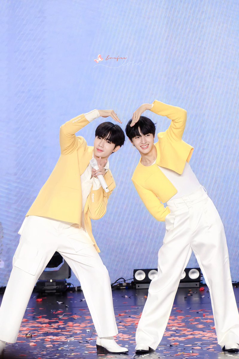 Evefee_moment's tweet photo. เซตนี้ ยังไม่ไ้ด้ลงเลยหนิ 
หัวใจ เจ้าขา รักเขาเค้าค่ะ 🤭 

˚ ༘♡ ·˚꒰ @CwrNew | @zee_pruk ꒱ ₊˚ˑ༄
#ZeeNuNew #NuNew #ZeePruk 
 #MAMIxZeeNunew_ThankYouParty https://t.co/6KeYUPownr