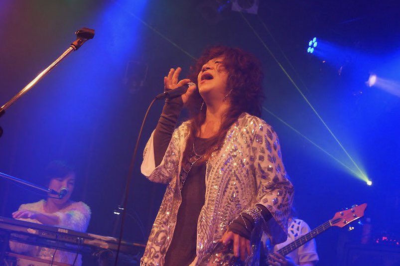 BadSqueeze's tweet photo. 一昨日のセトリです

Separate Ways
Send Her My Love
Chain Reaction
Higher Place
Faithfully
Who's Crying Now
Lights ～ Stay a While
余興のコーナー
Lovin’, Touchin’, Squeezin’
Never Walk Away
Escape
Don't Stop Believin'
Anyway You Want It

10年目の新基軸、余興！ https://t.co/w1kx3kaTm2
