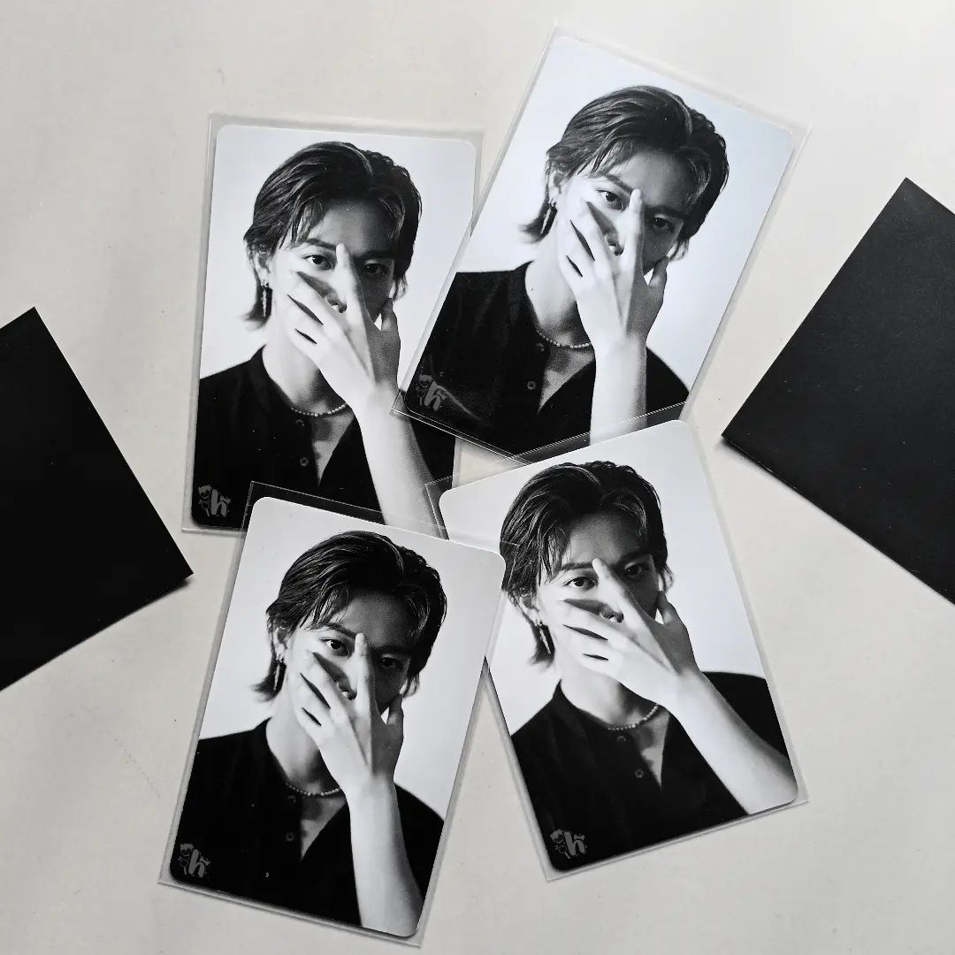 wtb // want to buy

— yuta dicon 101 black and white (sekalian sama yang non bnw)

• priority 1 seller punya banyak
• i have my own budget for per each

t. nct nct127 127 dcon d'con