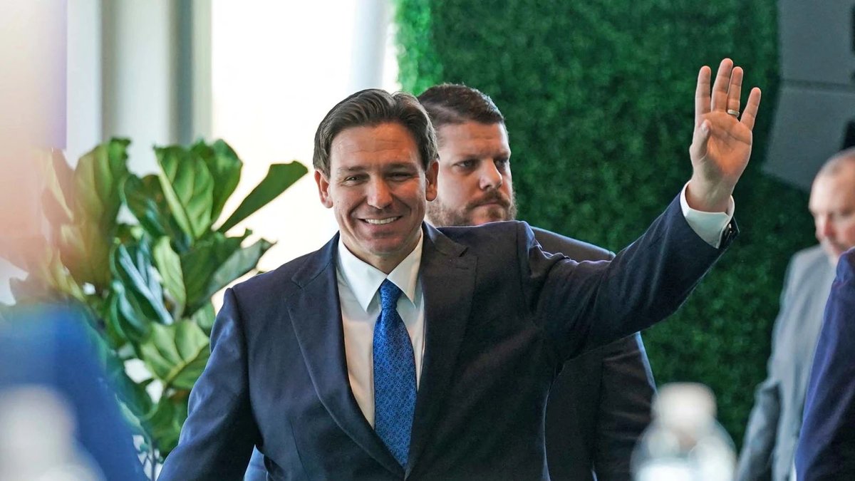 The current version of Trump
is broken. The energy is dark. It’s beyond negative. It’s unhinged, completely coming apart at the seams. DeSantis is refreshing, positive, upbeat & ready to fight for this country’s comeback. If you’re considering coming over, we are here for you!
