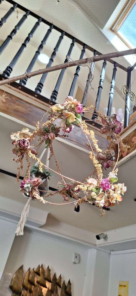 wlhaydock's tweet image. Something different 😊 #driedflowers #spherical #hangingdecoration #wastenotwantnot
