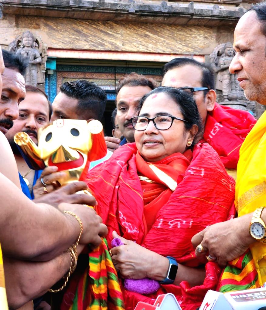 arunpudur's tweet photo. @MamataOfficial Before              Now https://t.co/HwlRffljlQ