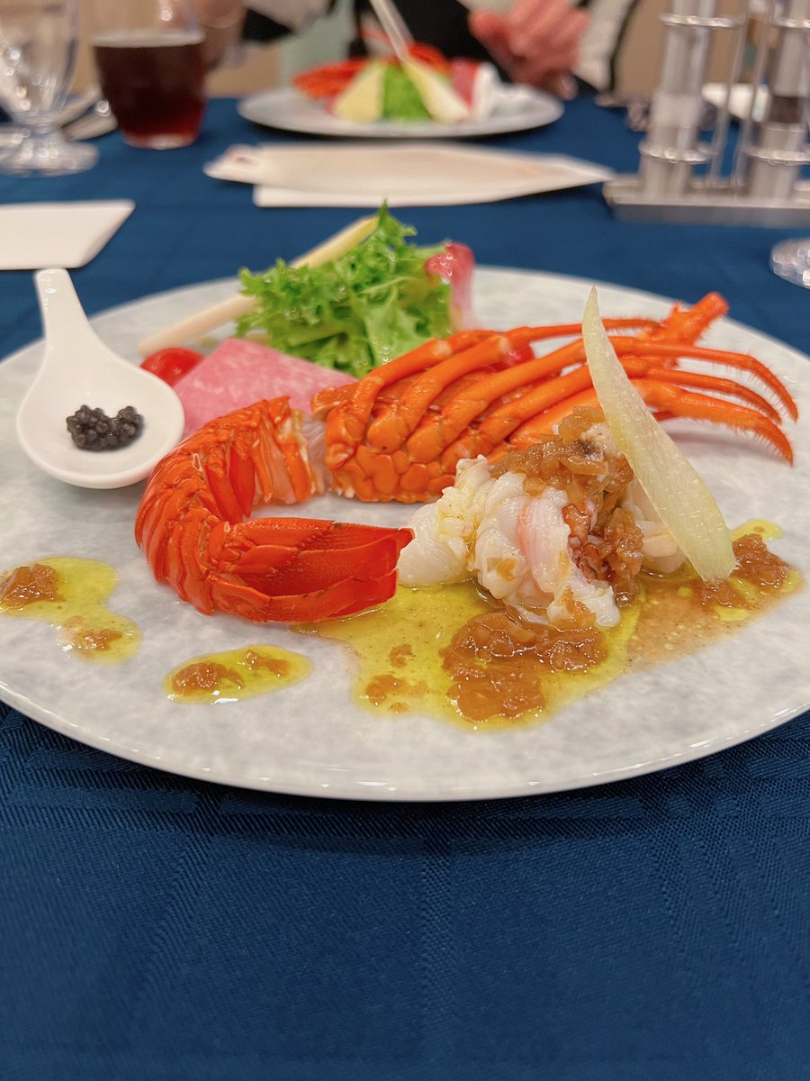 akieesan's tweet image. #南欧料理 #ラペール
久しぶりに…
素敵なレストランに出逢えたよ🥰
 
#LEtoile #レトワール
コースのテーマは
「ロワイヤル・フレンチ」🤗
 
地元の高級食材・その時々の旬の食材の
マリアージュを楽しめる王道フレンチ！

#エクシブ南紀白浜annex 
#南紀白浜 #和歌山県