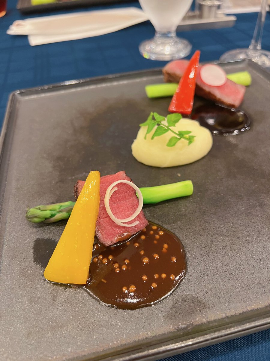 akieesan's tweet image. #南欧料理 #ラペール
久しぶりに…
素敵なレストランに出逢えたよ🥰
 
#LEtoile #レトワール
コースのテーマは
「ロワイヤル・フレンチ」🤗
 
地元の高級食材・その時々の旬の食材の
マリアージュを楽しめる王道フレンチ！

#エクシブ南紀白浜annex 
#南紀白浜 #和歌山県