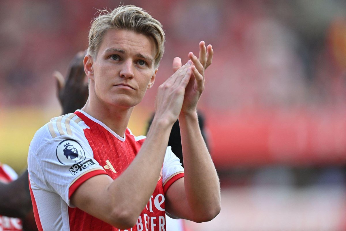 afcstuff's tweet photo. 🚨 PSG have made surprise soundings for Arsenal’s Martin Ødegaard. However, that looks doomed with the player key to Mikel Arteta’s plans &amp; happy in London. [Transfer Confidential by Simon Jones, Mail] #afc https://t.co/u2Y7UR42T9