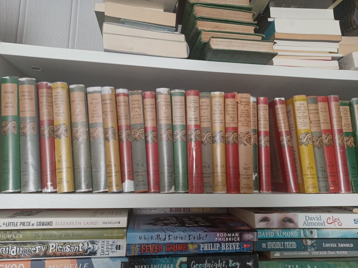 jack_m_brown's tweet photo. Old Everyman editions https://t.co/82EABPBJdz