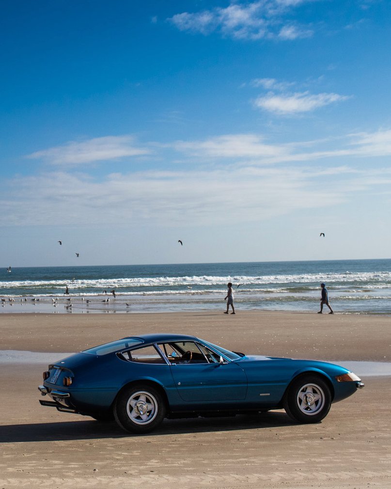 The #Ferrari365GTB4 out on a weekend tour of the Hamptons.
@MuseiFerrari
#NewYork #MuseiFerrari #Ferrari