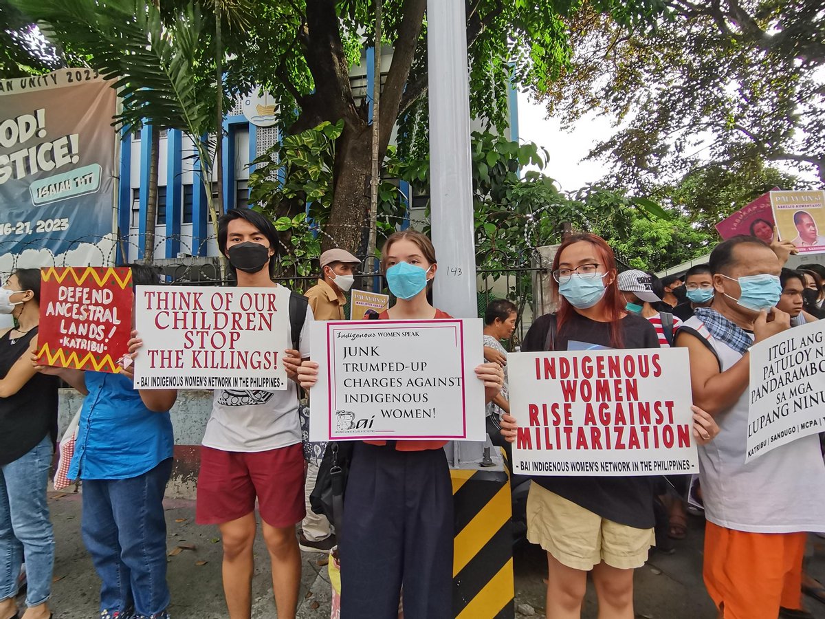 aynational's tweet photo. Agham Youth joins environment, IP and human rights groups in a prayer vigil protest as we mark one month since the abduction of Bazoo de Jesus and Dexter Capuyan and call to free illegally detained IP rights advocates.

#SurfaceDexterAndBazoo
#FreeMansalay2
#DefendTheDefenders https://t.co/k9TmbpgB10