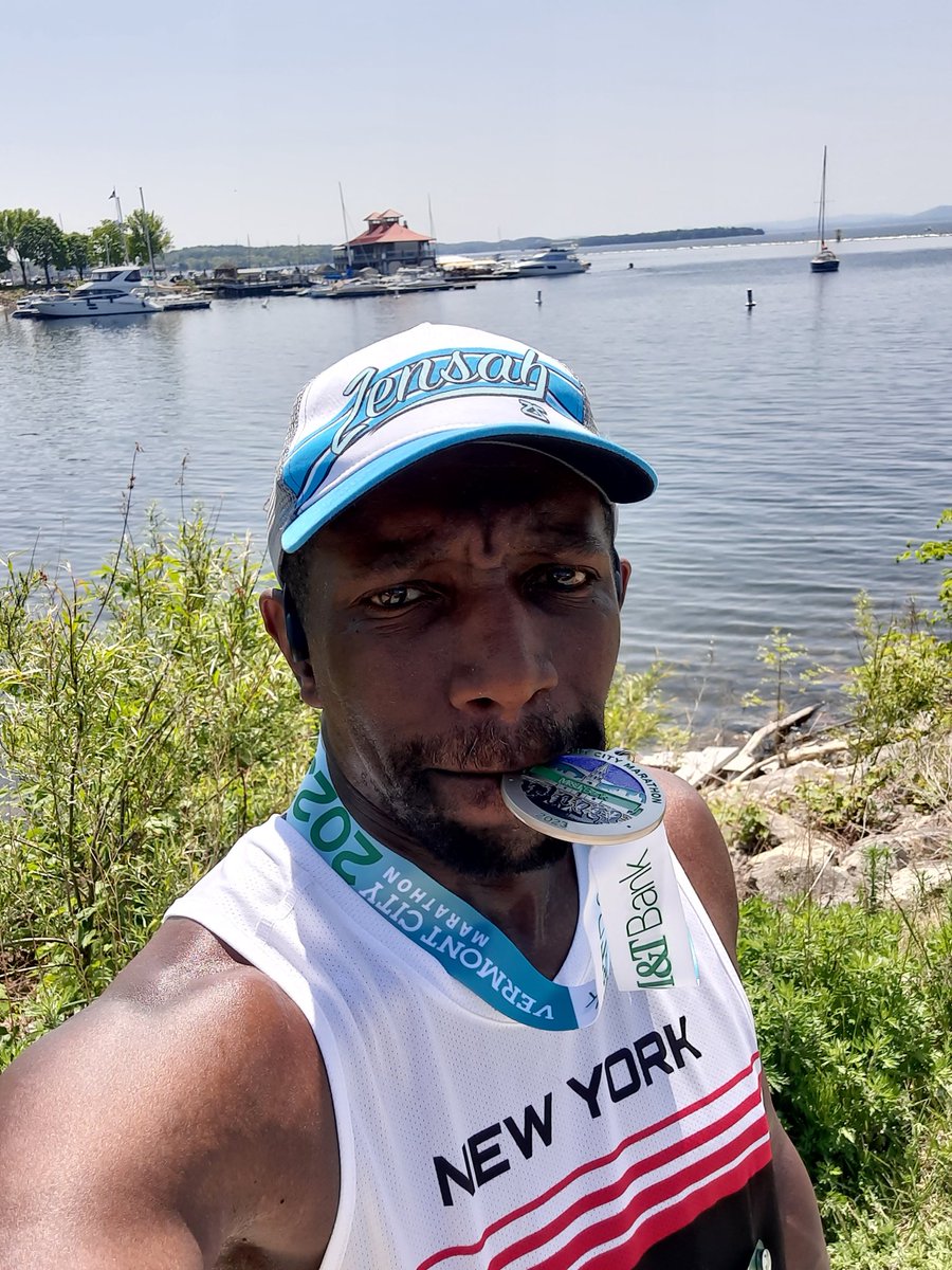 bushwickrunner's tweet photo. #medalmonday number 9 for the year! #Vermontcitymarathon #zensahambassador #withoutlimitz https://t.co/F4pBmXGbOi