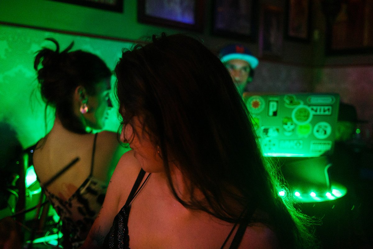 Barcelona at night 🍻💃
#streetphotography #documentaryphotography