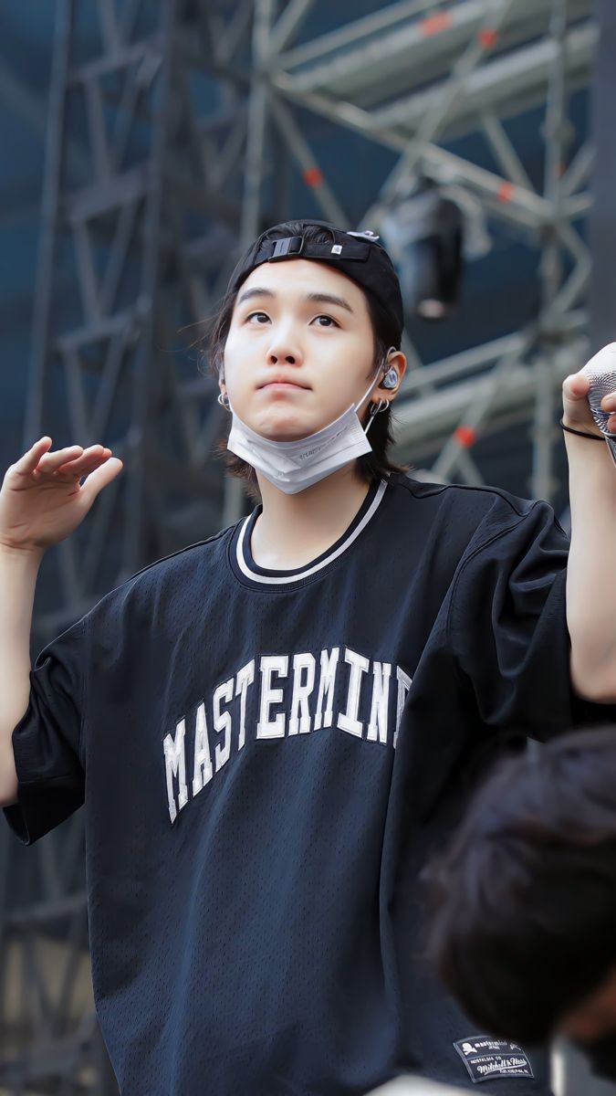 I_na_na_'s tweet photo. سهم امروز پیشیو ندادی بریز این زیر یا ریت کن
I'm listening to #Haegeum from #AgustD (@BTS_twt)'s album #D_DAY https://t.co/C0O70IR4Xp