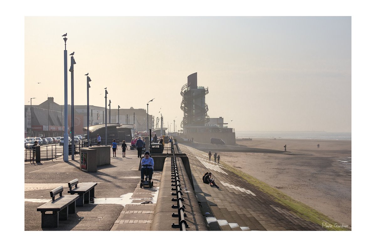 Put together a Redcar set featuring people.

#ThePhotoHour #Photography