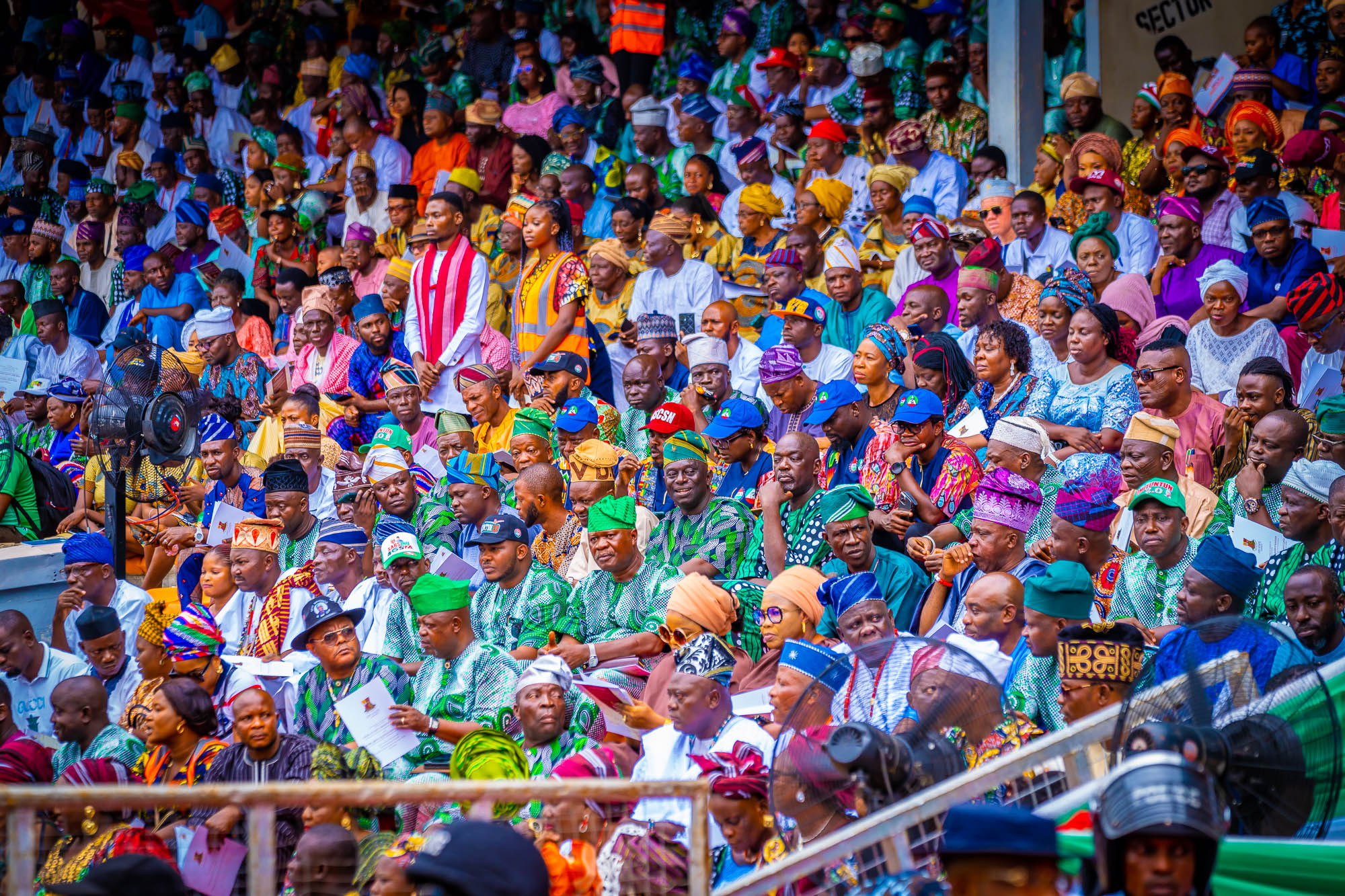 FxT-CkpXwC4BO6L?format=jpg&name=large May 29:  Tinubu and 28 Nigerian Governors sworn in offices (Photos)