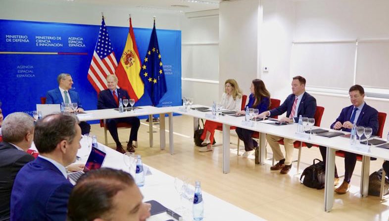 SenBillNelson's tweet photo. It was an honor to meet with Spanish Space Agency leaders and Director Miguel Belló. Spain is a longtime @NASA partner. From Apollo to @MarsCuriosity, @NASAPersevere, to exploration at the Moon &amp; beyond, we look forward to continuing to support our nations’ values and interests. https://t.co/TJ15w5XQGF