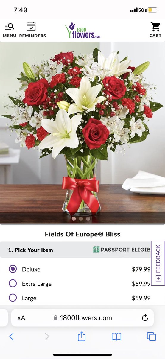 prodriguez1995's tweet photo. Yet another disappointment by @1800flowers. What I paid for vs. what I got. Idk why I bothered again. https://t.co/fZYedRVcmM