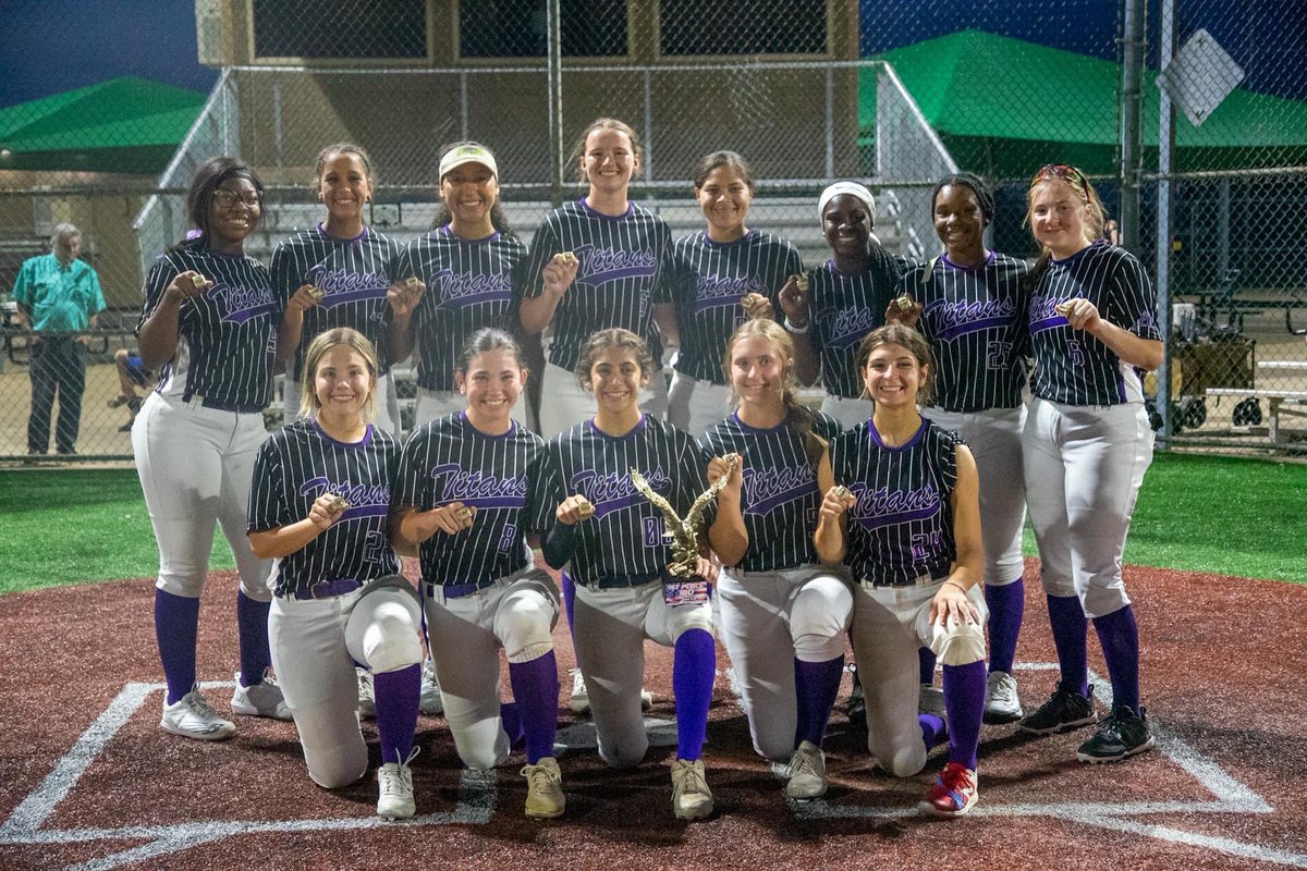 It Was A Championship Weekend for TItansBaker!!
These Ladies Played Some Awesome Ball and Were Named🥇Place Champions in the  
#MizunoArkLaTexChallenge 
They Went Undefeated The Entire Weekend!!
What A Way To Start Your Travel Ball Season Ladies!!!