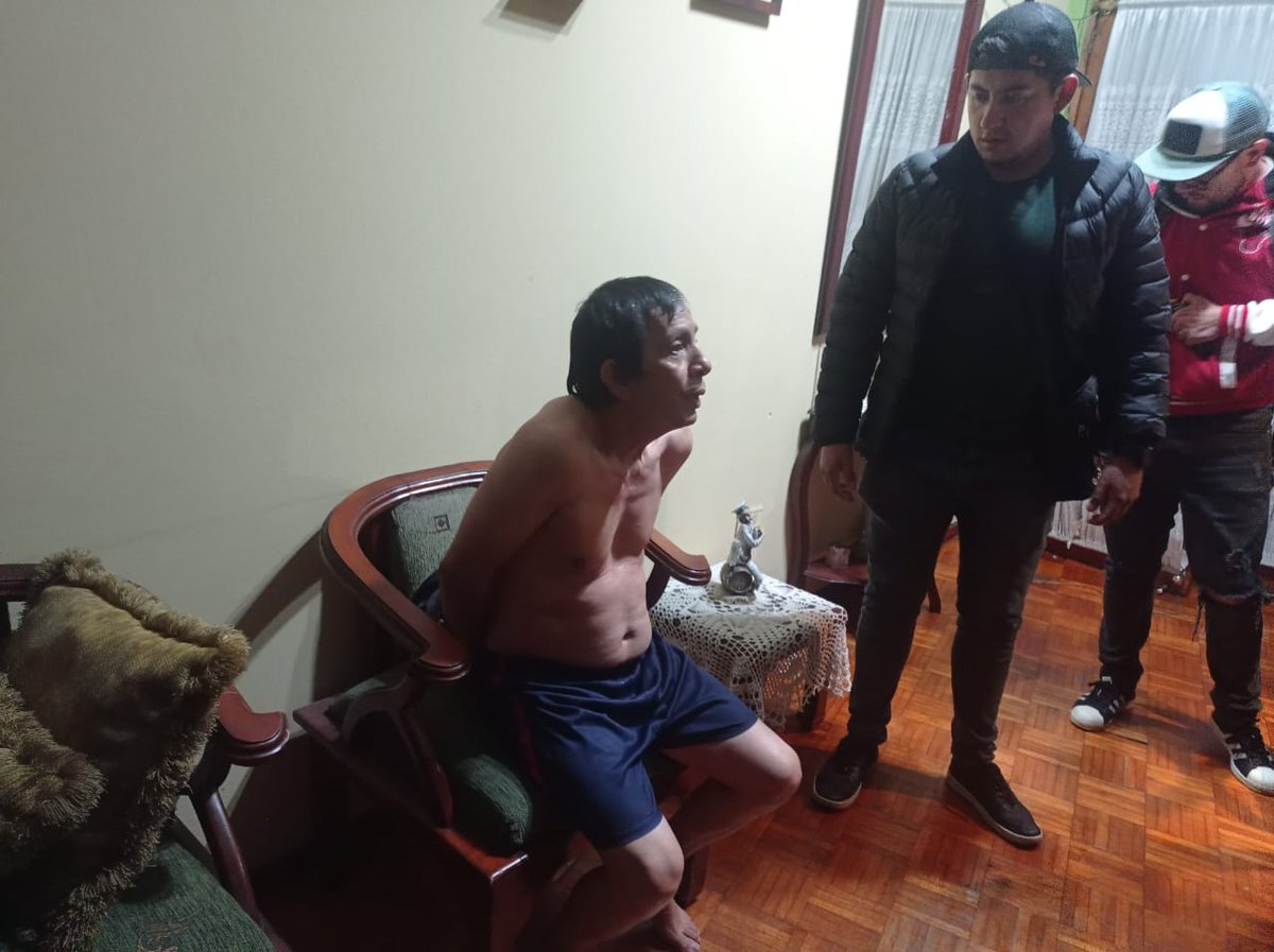PedritoExtranja's tweet photo. Era sacerdote. Violentó a más de 100 niños en Quito. Los captaba en el Centro histórico, les ofrecía un plato de comida y los llevaba a su departamento. Tiene una ETS.
¡Ojalá entiendan que este tipo de monstruos NO deben ser liberados! https://t.co/SxUFAc5qD5